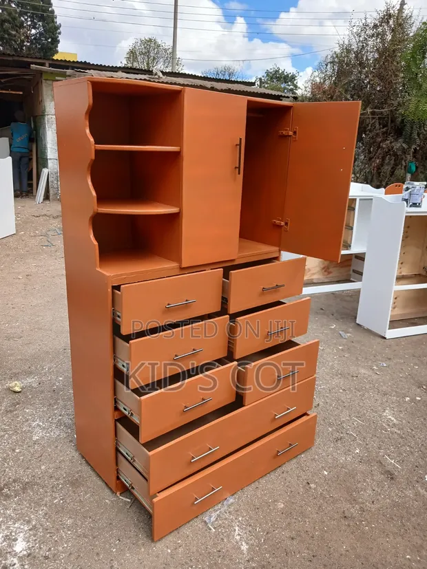 Kabati la Watoto la Kahawia 4x6ft lenye Rafu ya Kunyongwa - 1