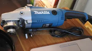 9" Makita Angle Grinder - Mpya Kabisa