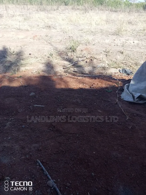 Eneo la Konza Block 5: Ekari 3.5 za Kipekee, 7km kutoka Mombasa Road - 1