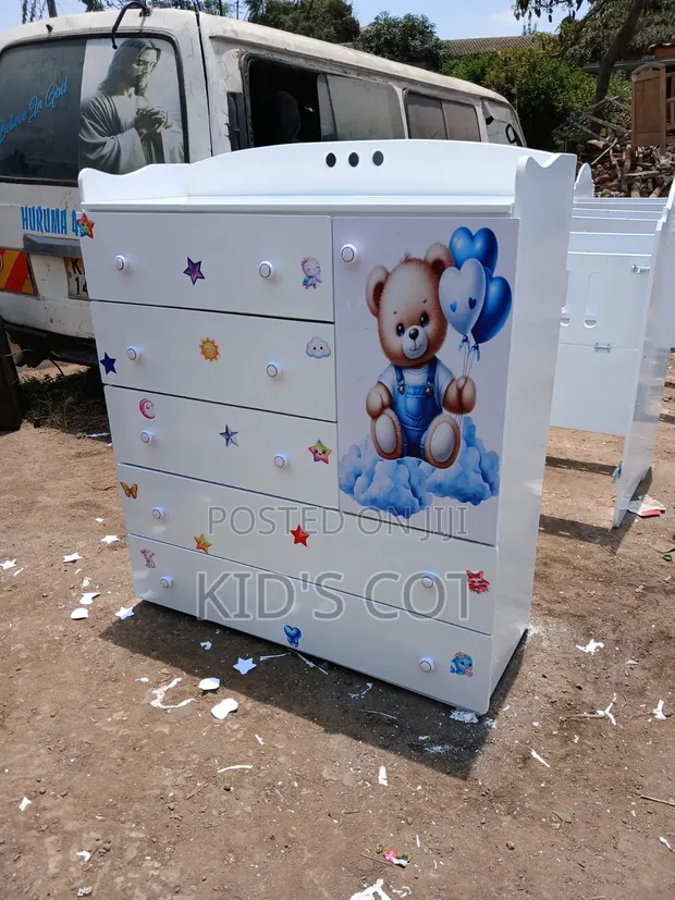 Kabati ya Watoto ya BUILT yenye Droo - 1