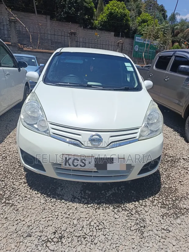 Nissan Note 2011 Nyeupe - 1