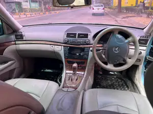 Mercedes-Benz E200 2004 Bluu