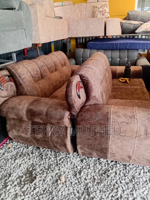 Kiti cha Sofa cha Seater 3 cha Ubora - 1