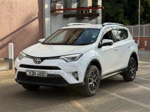 Toyota RAV4 2015 White - 1
