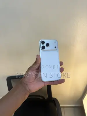 Apple iPhone 17 Pro Max 512GB Nyeupe (Iliyo tumika)