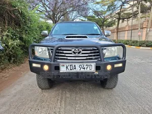 Toyota Hilux 3.0 D-4D 4x4 Pickup 2014