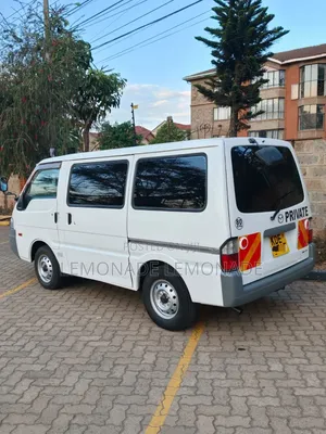 Mazda Bongo Van 2014 Nyeupe