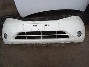 Nissan Note 2013 Bampa ya Mbele