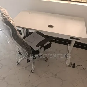 Boss Office Products Electric Height Adjustable Desk