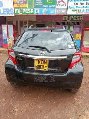 Toyota Vitz 1.0 FWD 5dr 2016 Nyeusi