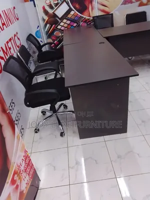 Boss Office Products Dawati la Mesh na Nyeusi