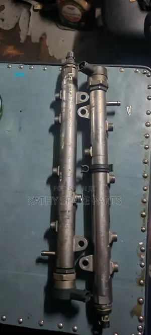 Mitsubishi Fuso 4P10 Common Rail & Nozzles (Used)