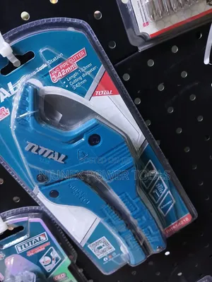 TOTAL PVC Pipe Cutter (Model THT534216)