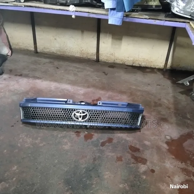Grille ya Toyota TownAce Model ya Kale - Iliyotumika kutoka Japan - 1