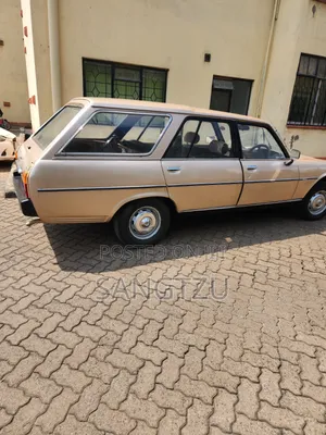 Peugeot 504 2000 Beige