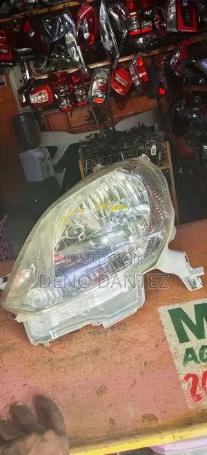 Toyota Passo 2015 Xenon Headlight