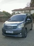 Toyota Noah 2011 Gray - 4