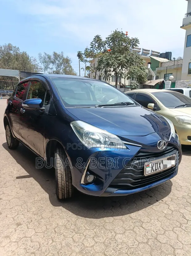 Toyota Vitz 2018 Bluu 1.3L - 1