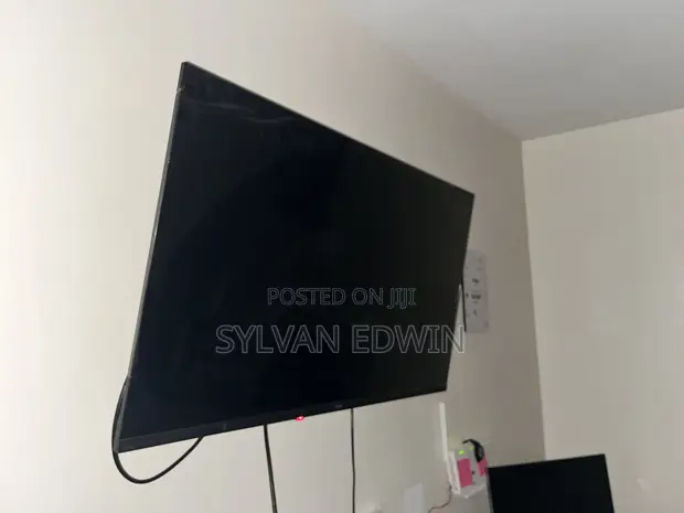 Vision Plus 43'' Smart TV - 1