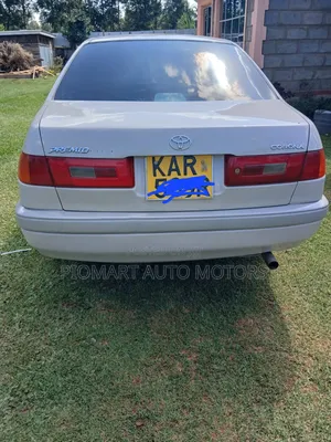 Toyota Premio 2001 Nyeupe