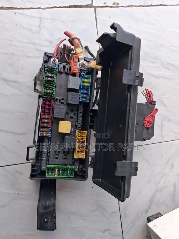 Mercedes-Benz W166 Rear SAM Module - 1