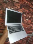 Apple MacBook Air 13" Intel Core i5 4GB RAM 128GB SSD - 4