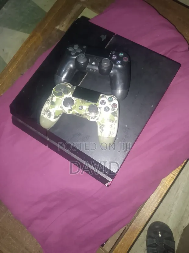 PS4 Standard Console ya Awali - 1