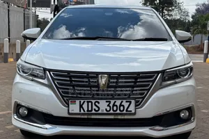 Toyota Premio 2018 Nyeupe