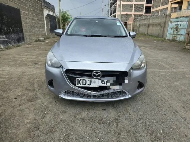 Mazda Demio 2015 Silver - 1