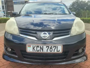 Nissan Note 2010 Nyeusi