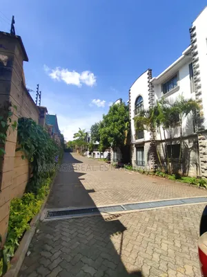 3 Bedroom Apartment with DSQ for Rent in Kilimani