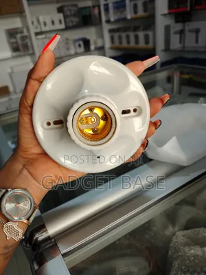 Bulb Holder with Built-in WiFi Security Camera