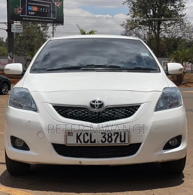 Toyota Belta 2010 White - 1