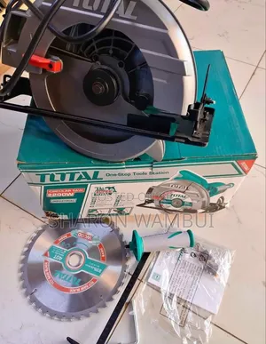 Total 1200W Circular Saw