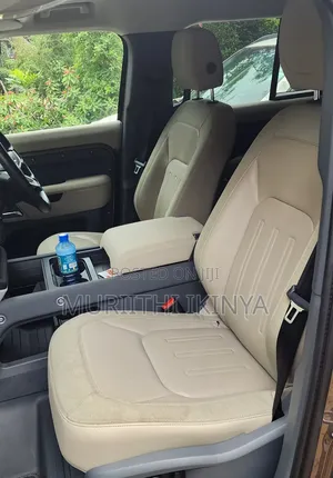 Land Rover Defender 2020 Dhahabu