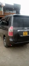 Toyota Noah 2.0 143hp AWD 7 Seater 2013 Black - 3