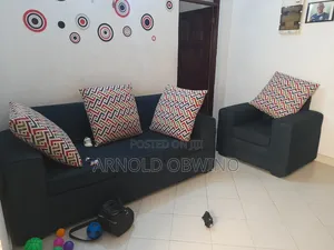 Sofa ya Seater 7 Inauzwa
