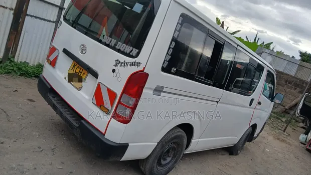Toyota HiAce 2010 Diesel Automatic - 1