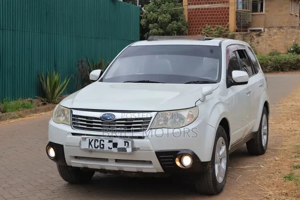 Subaru Forester 2009 White - 1