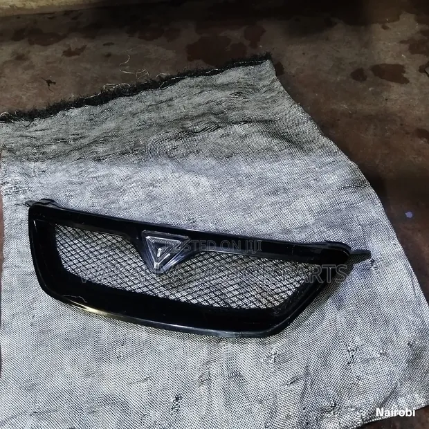 Toyota Caldina Choppa 2006 Mesh Grille - Ex Japan - 1