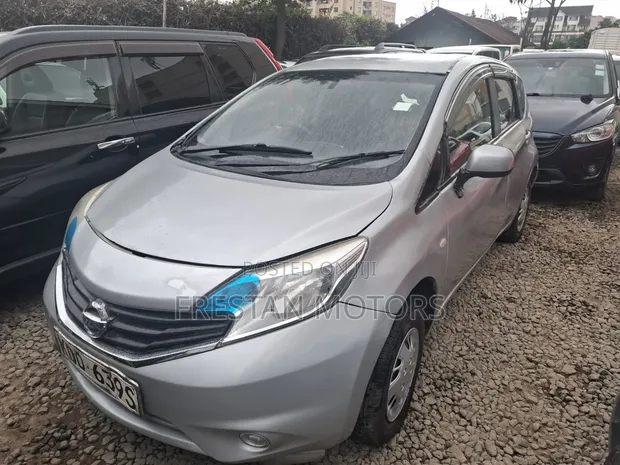 Nissan Note 2014 Silver - 1