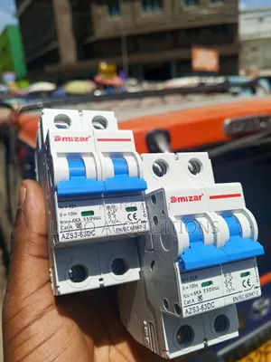 Amizar 32A 2-Pole DC Circuit Breaker 550V 6kA for Solar