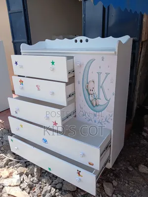 Kabati ya Watoto na Mapambo ya Unisex