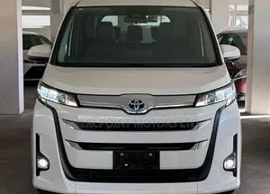 Toyota Noah 2021 - Nyeupe