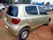 Toyota Vitz 2003 Dhahabu - 4