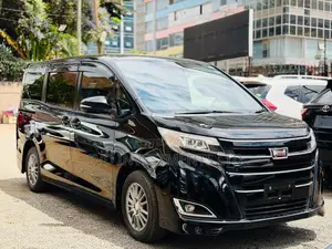 Toyota Noah 2.0 FWD (7 Seater) 2019 Nyeusi