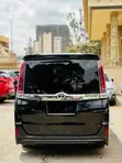 Toyota Noah 2.0 FWD (7 Seater) 2019 Nyeusi - 2
