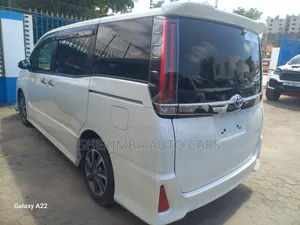 Toyota Noah 2.0 FWD (7 Seater) Nyeupe 2020