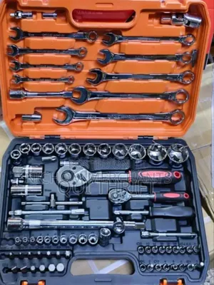 82pcs Mechanical Tool Set / Spanner Toolbox