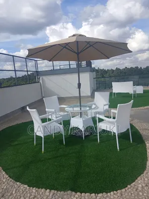 Hotel/Restaurant 4-Seater Rattan Outdoor Set with Umbrella